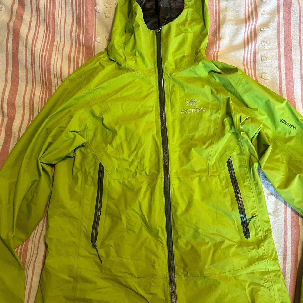 Arcteryx Beta SL Women’s Rain Jacket, Windbreaker Jacket,  Gore-Tex, size L